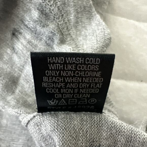 SKULL CASHMERE Top Womens Medium Gray 100% Cotton Skull Print Halloween Horror - Picture 7 of 10